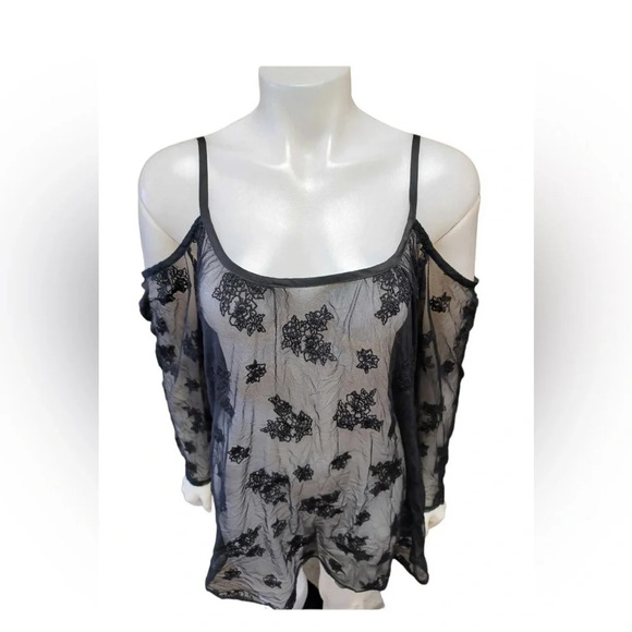 Torrid Black Sheer Lace Embroidered Cold Shoulder Blouse Size 2 - Picture 4 of 9